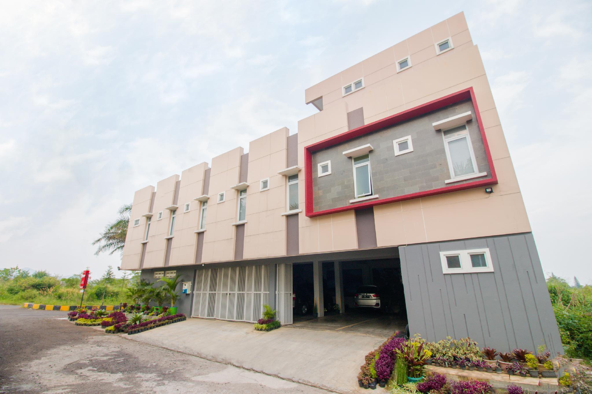 Oyo 871 Aira Costel Hotel Tjiandjur Exterior foto
